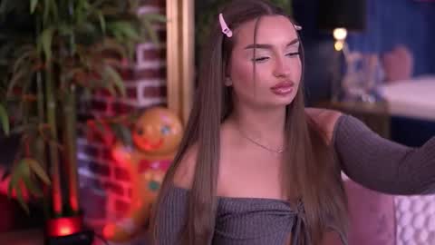 milla_serene online show from December 21, 7:45 am