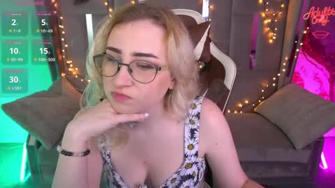 millaluxlove online show from April 8, 1:13 pm