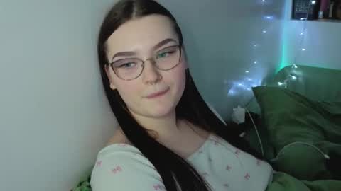 Millie online show from October 20, 2:53 pm