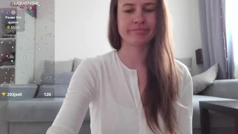 milly_browski online show from April 14, 2:06 pm