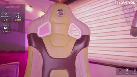 MILLY online show from March 6, 7:42 pm