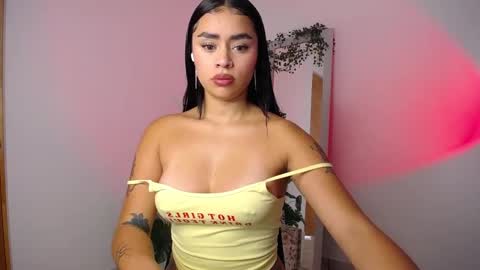 Mily Ortiz online show from November 26, 6:09 pm