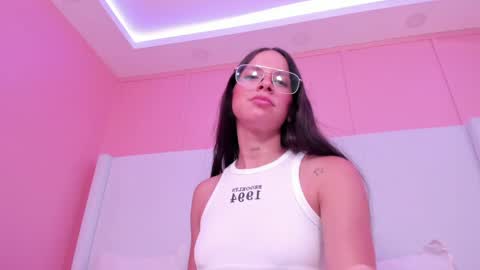 M I M I online show from June 3, 2:33 pm