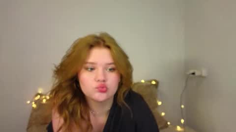 hi Im Mina  online show from February 7, 3:27 pm