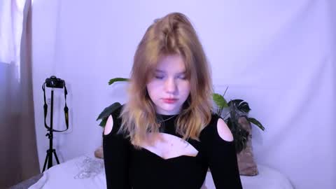 hi Im Mina  online show from March 8, 1:26 am