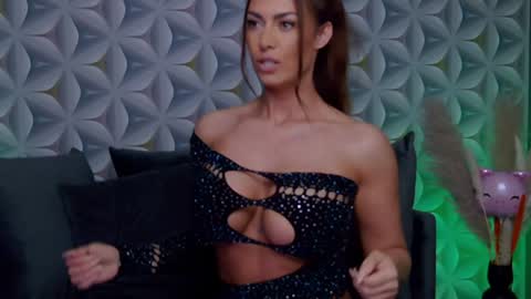 Mina online show from December 22, 6:44 pm