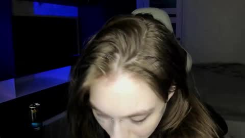 minadzukii online show from November 19, 7:25 pm