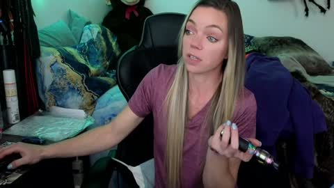 Mindy Mars online show from February 3, 7:31 pm