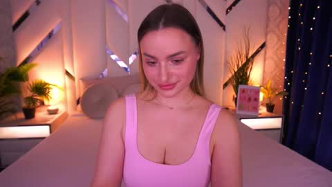 minifox_ online show from February 24, 8:35 am