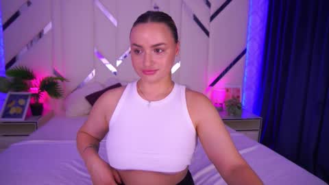 minifox_ online show from October 1, 6:40 am