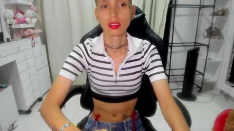 Loly online show from November 28, 4:10 pm