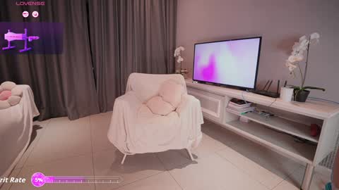 minnie_jin online show from September 12, 1:51 pm