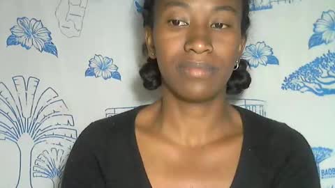 minouch211907 online show from December 19, 2:27 am