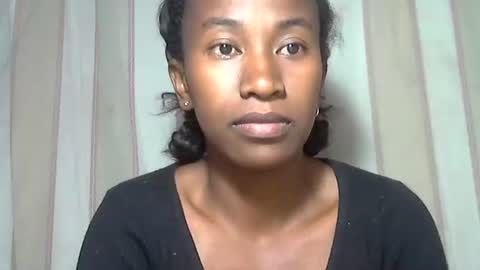 minouch211907 online show from November 21, 2:46 am