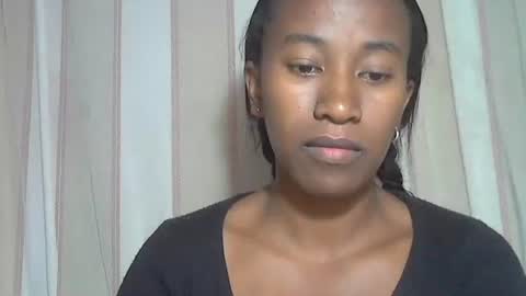 minouch211907 online show from October 29, 3:55 am