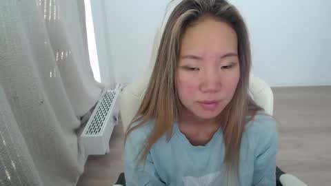 mira_g online show from October 8, 1:04 pm