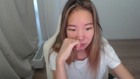 mira_g online show from October 13, 6:05 am