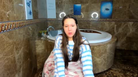 Mira online show from December 5, 2:20 am