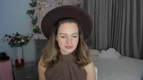 Emma online show from October 8, 7:51 pm