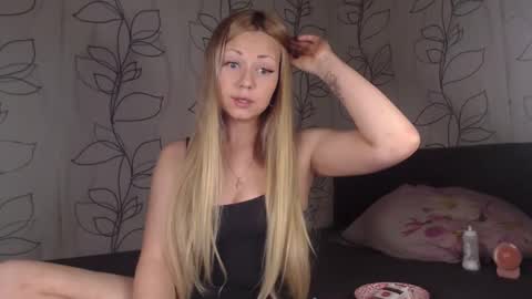 mirahardmanxx online show from February 27, 4:10 pm