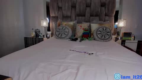 Miranda online show from September 19, 1:48 am