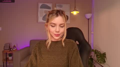 Miranda Shaw online show from February 9, 11:36 pm