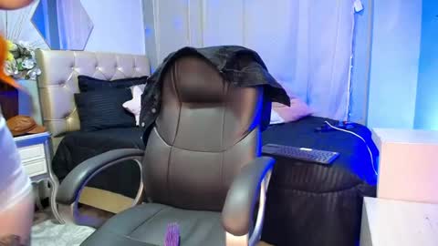 Misaaki online show from November 20, 11:00 am