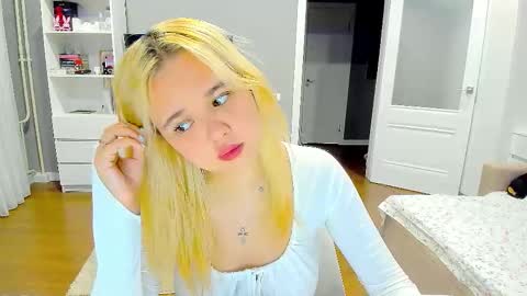 miss__selena online show from November 29, 9:52 pm