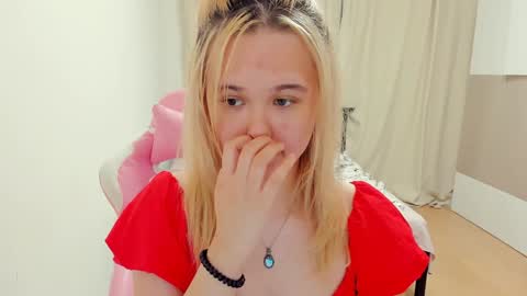 miss__selena online show from January 25, 4:09 pm