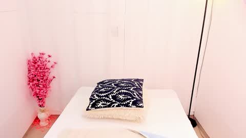    online show from March 5, 2:12 pm