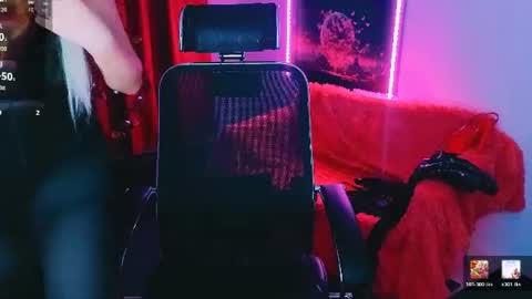 miss_alice_silver online show from June 11, 7:11 pm