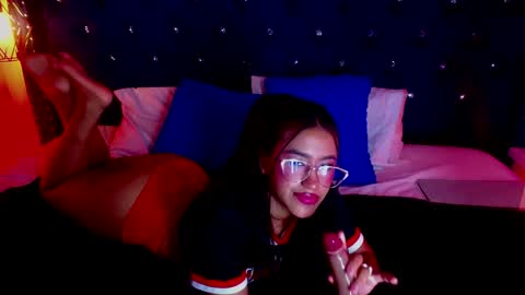 miss_ariss online show from February 7, 7:45 am