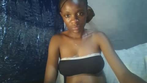 miss_belllo online show from February 17, 5:14 am