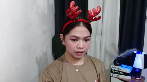 Briella online show from December 17, 2:38 am