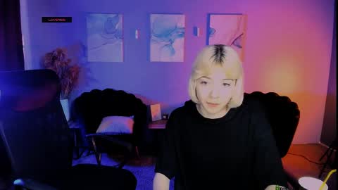 miss_courtney online show from April 9, 8:42 am