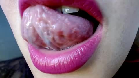 Miss Evoleth online show from February 8, 9:15 pm