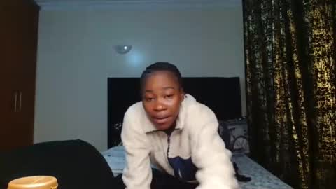 Miss Kiarrafit online show from March 5, 9:06 pm