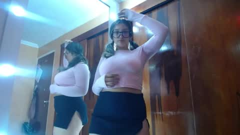 lilieth  online show from February 12, 11:20 pm