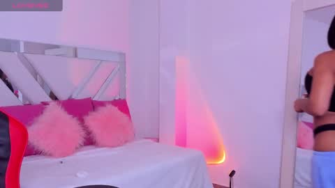   online show from March 5, 12:44 pm