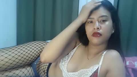 miss_merryjude01 online show from February 2, 11:15 pm