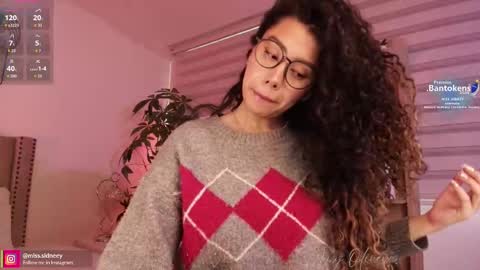 Amy Olivera online show from October 7, 1:15 pm