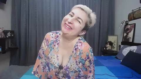 miss_tasha_kom online show from December 2, 7:10 am