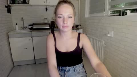 miss_you20 online show from September 11, 10:32 pm