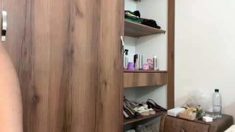 Ameliahs online show from April 9, 1:27 pm