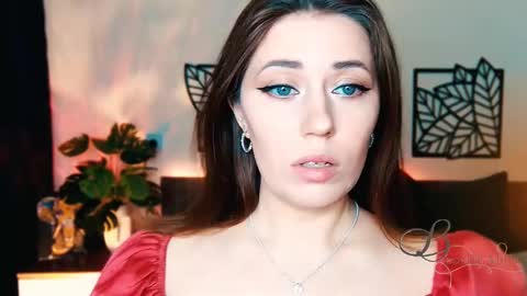 The divine Beverly online show from February 24, 8:15 am