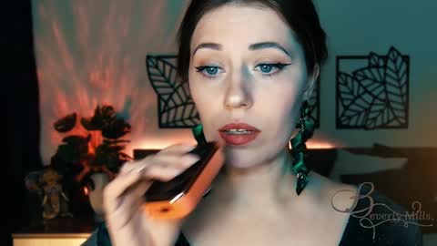 The divine Beverly online show from January 24, 6:25 pm