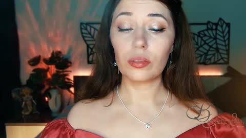 The divine Beverly online show from January 25, 2:30 pm