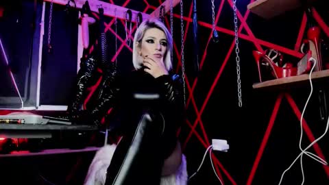 Missdarklady online show from November 23, 2:58 am