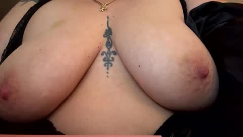 missfluffy444 online show from June 3, 4:46 am