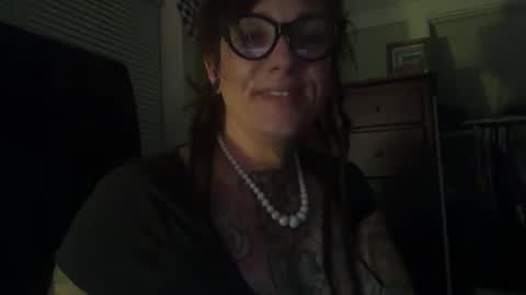 misshoneybadger333 online show from November 15, 4:13 am